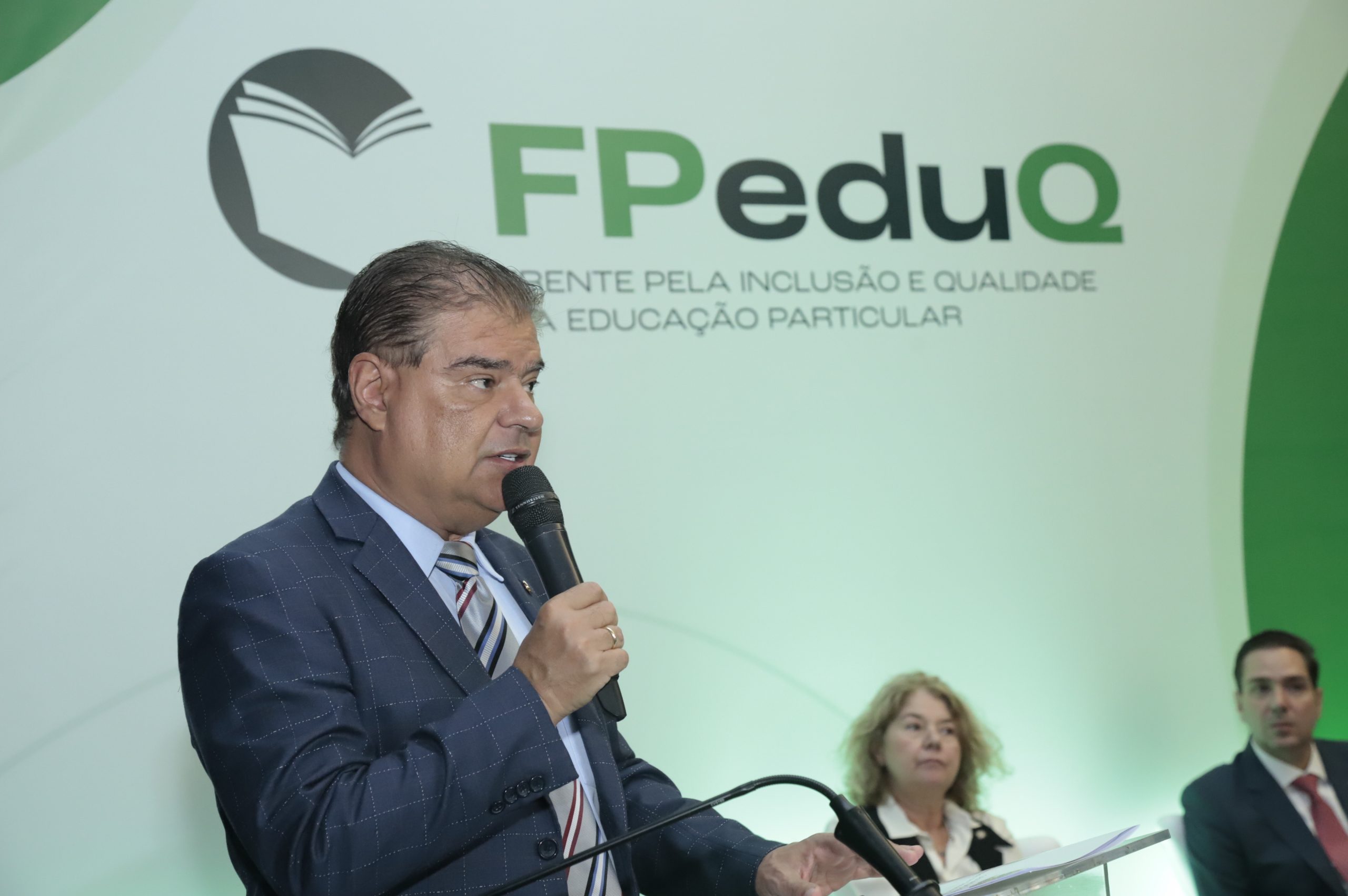 “Gestão de qualidade define os melhores resultados na educação”, destaca senador Nelsinho Trad, vice-presidente da FPeduQ