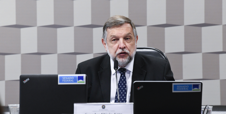 Sistema Nacional de Educação não retira autonomia de estados e municípios, afirma senador Flávio Arns