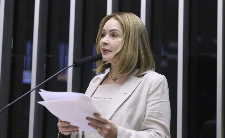 À frente da FPeduQ, Socorro Neri destaca conquistas legislativas para a educação em 2025