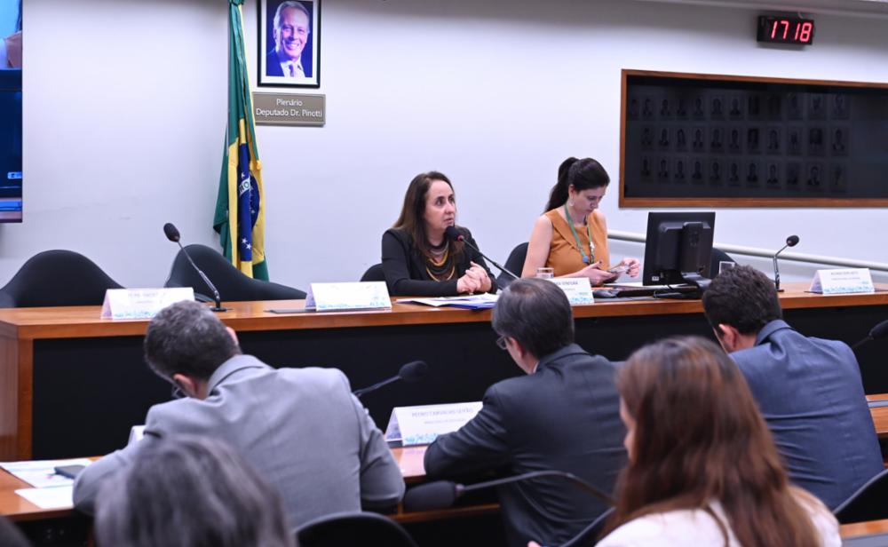 Resultados do Enamed colocam formação médica no centro do debate na Câmara