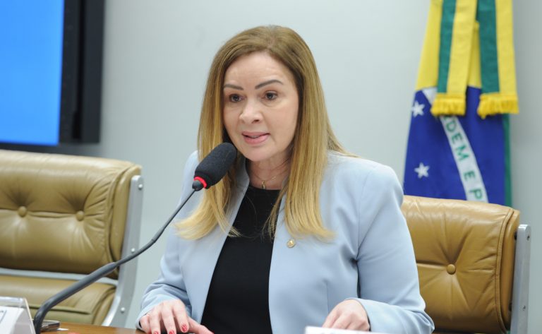 Socorro Neri destaca metas de inclusão e acessibilidade na educação no Dia Mundial do Autismo