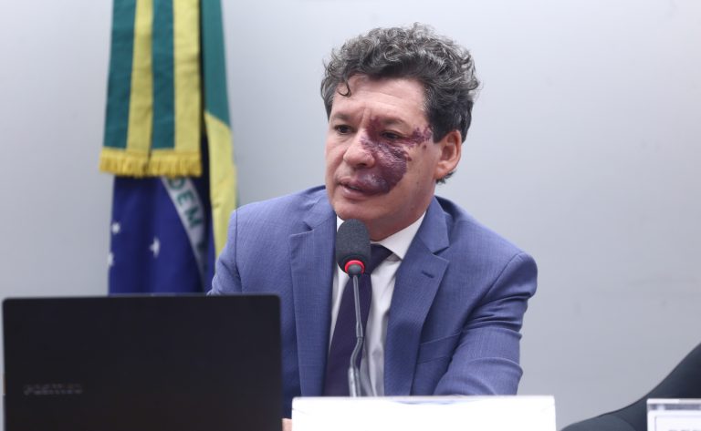 Deputado Reginaldo Lopes defende regulamentação equilibrada da IA; relatório deve ser apresentado até maio