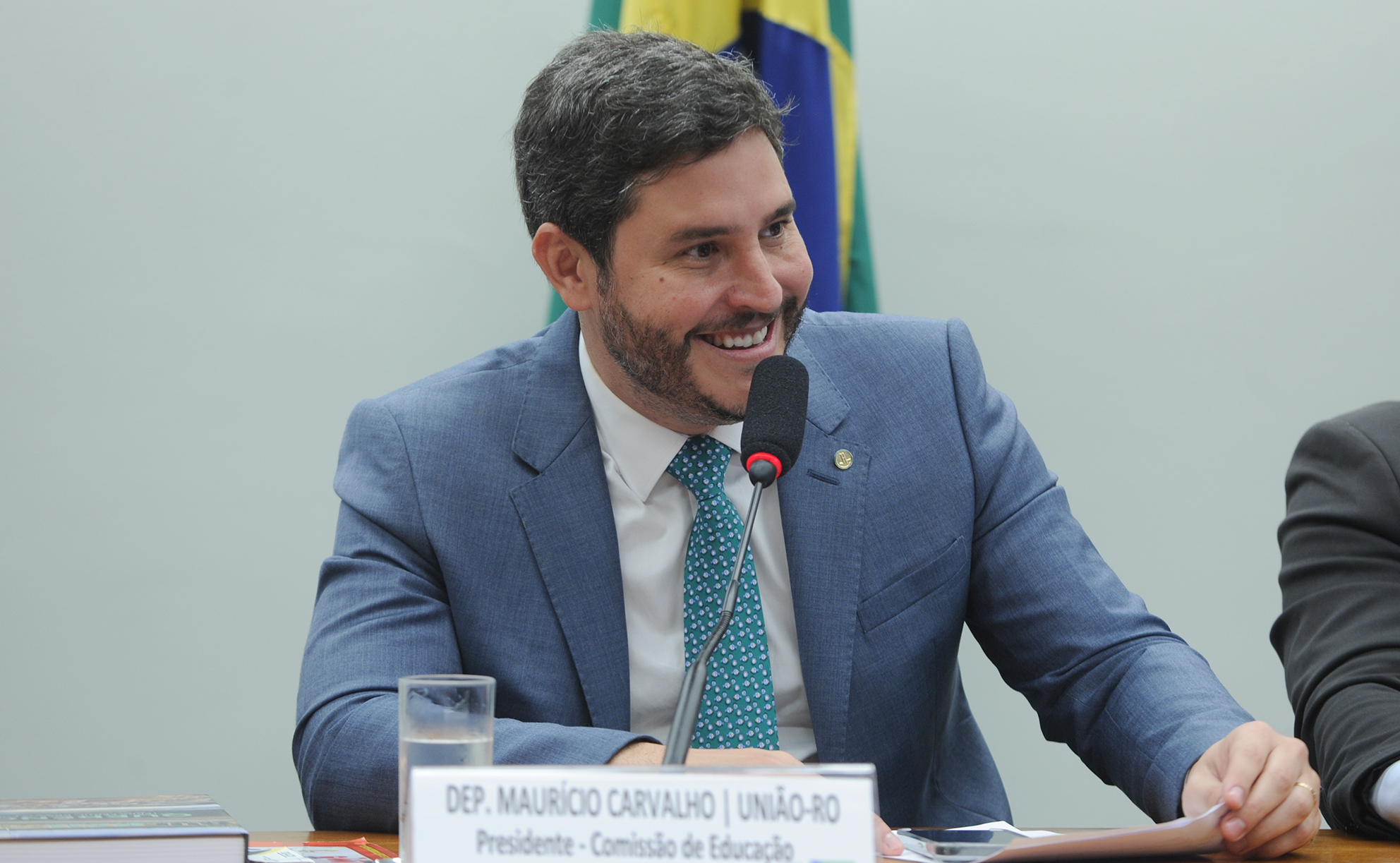 “Vitória para a medicina”: Maurício Carvalho celebra aprovação do Enamed no Congresso